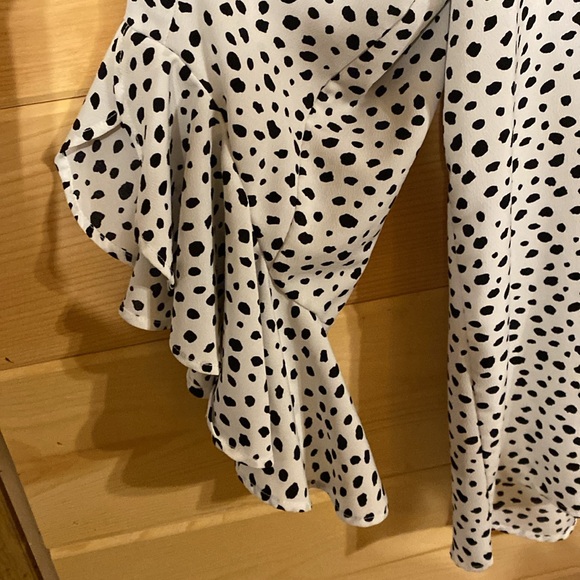 $13 Oddy 2x ladies blouse. Black/white - Picture 2 of 4